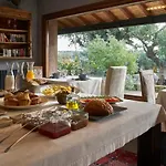 El Cortinal Hotel