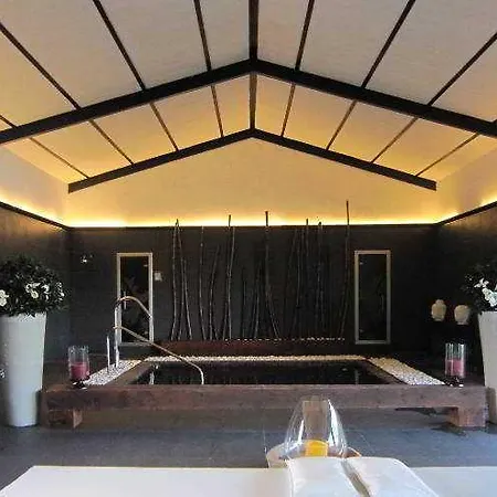 El Cortinal Hotel *