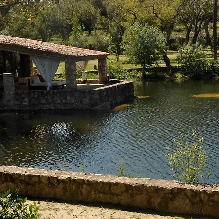 El Cortinal Hotel *